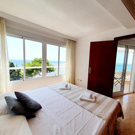 Luna Beach Seafront Марбелья Экстерьер фото