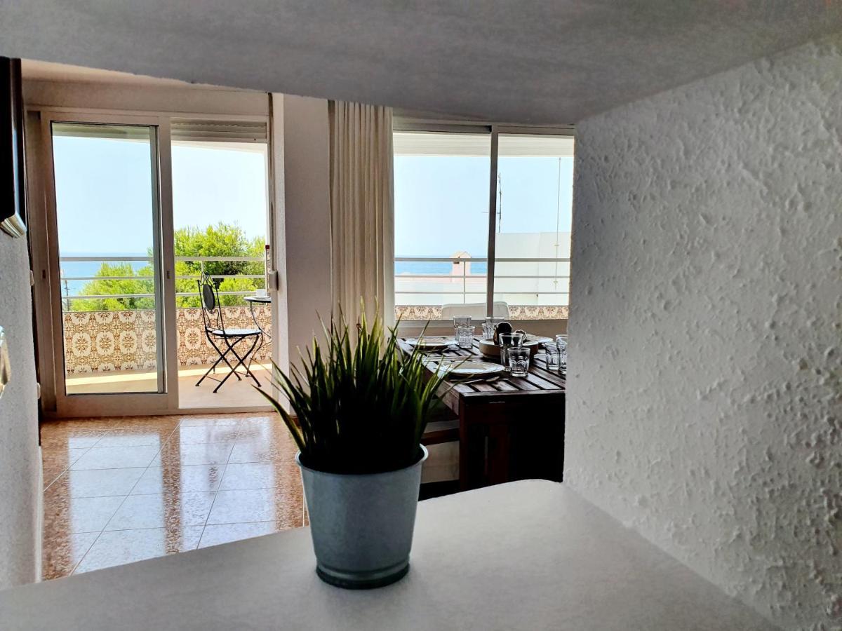 Luna Beach Seafront Марбелья Экстерьер фото