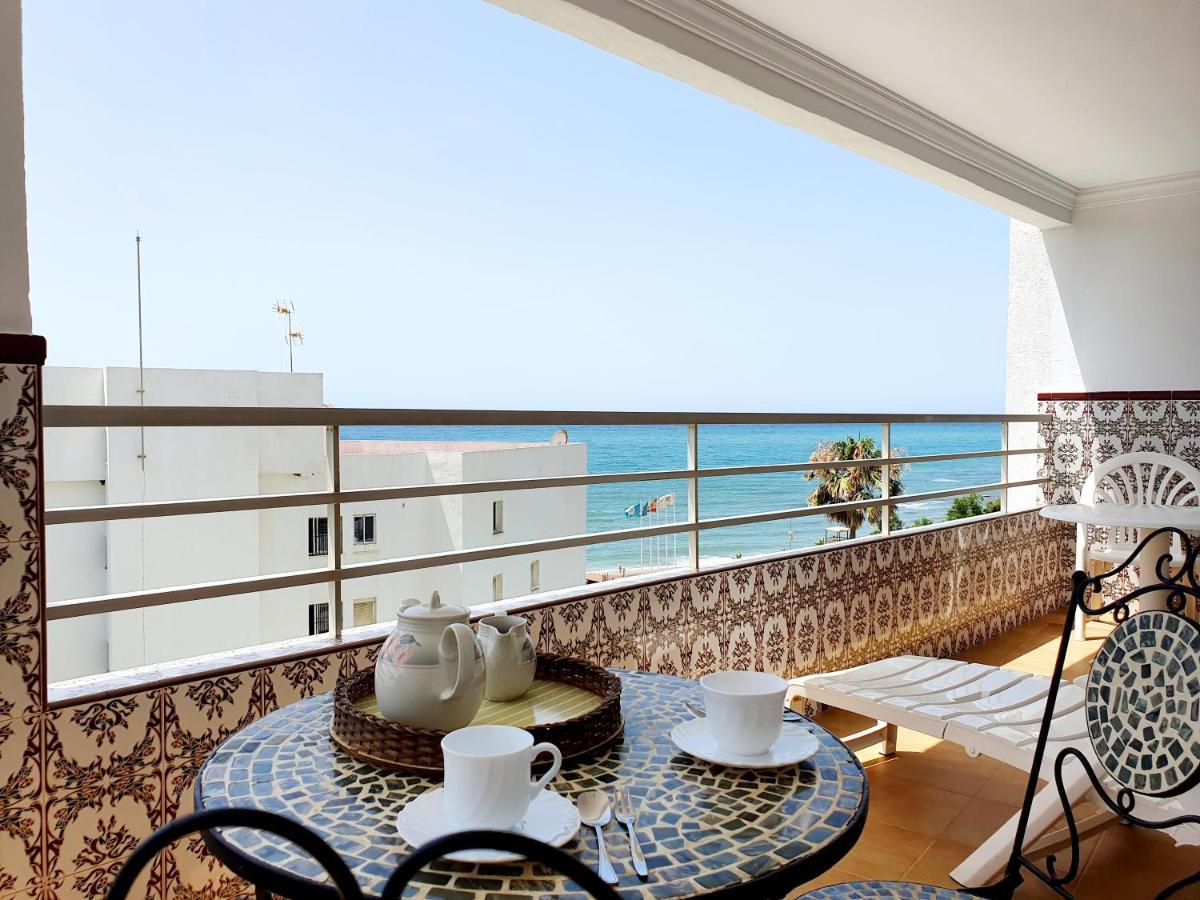 Luna Beach Seafront Марбелья Экстерьер фото
