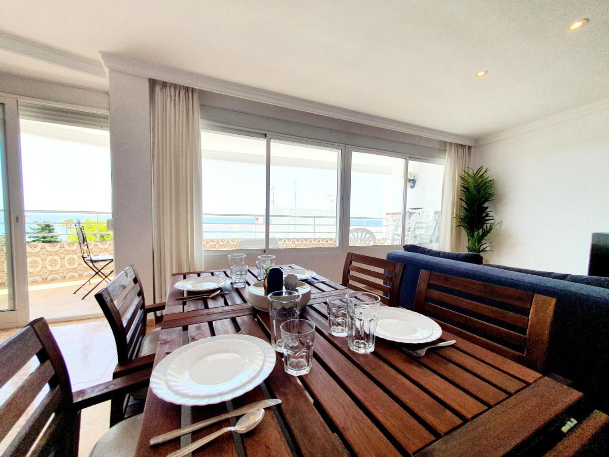 Luna Beach Seafront Марбелья Экстерьер фото