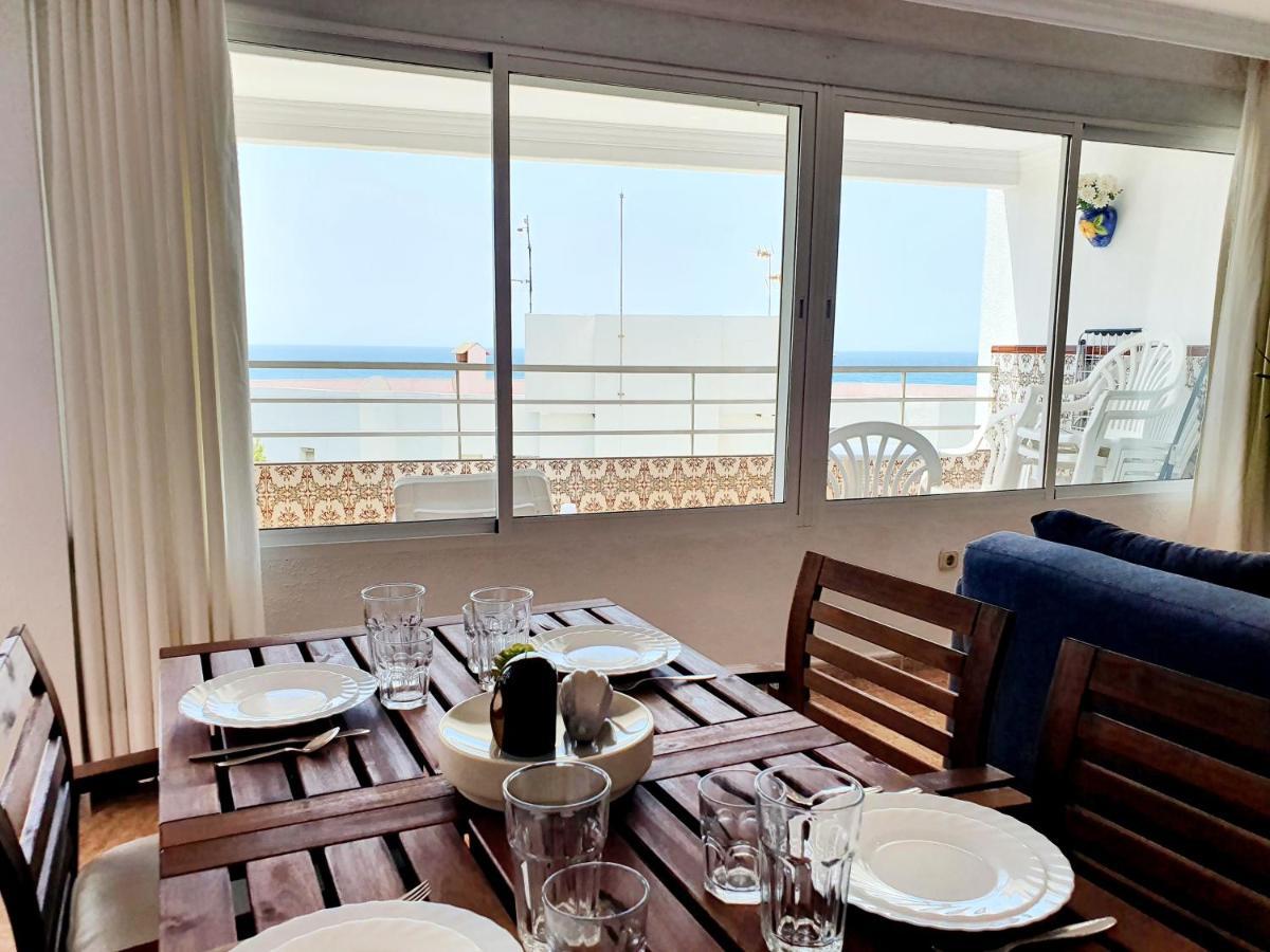 Luna Beach Seafront Марбелья Экстерьер фото